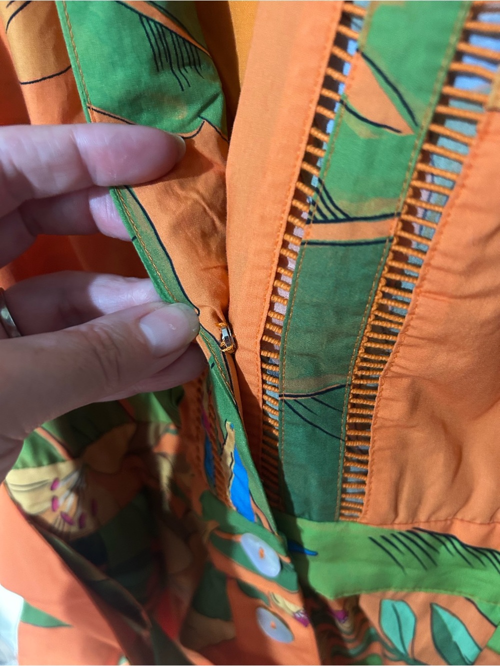 FARM RIO Fresh Macaw Orange Romper Size Medium Belted V-Neck - Picture 11 of 15
